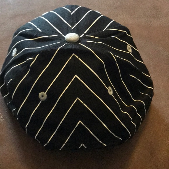 New Era San Antonio Spurs SnapBack Hat - Picture 3 of 4